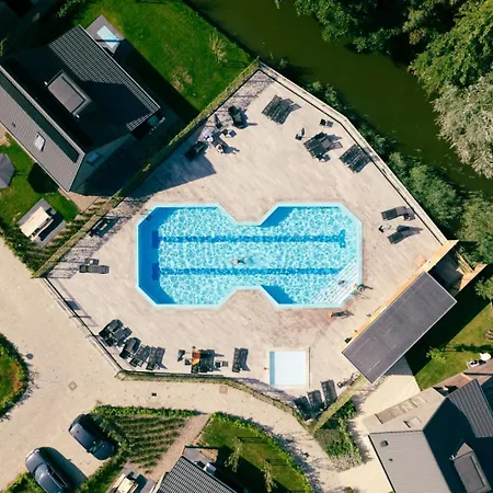 15 Op Recreatiepark De Wielen *