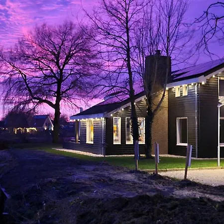 펜션 15 Op Recreatiepark De Wielen *