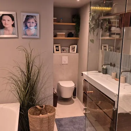 15 Op Recreatiepark De Wielen 펜션