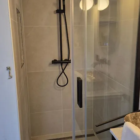 15 Op Recreatiepark De Wielen *