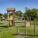 Prázdninový dům 15 Op Recreatiepark De Wielen Sint Maarten