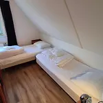Prázdninový dům 15 Op Recreatiepark De Wielen
