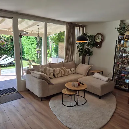 Ferienhaus 15 Op Recreatiepark De Wielen Sint Maarten