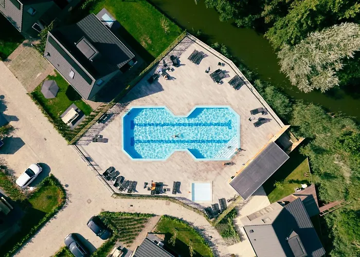 15 Op Recreatiepark De Wielen *