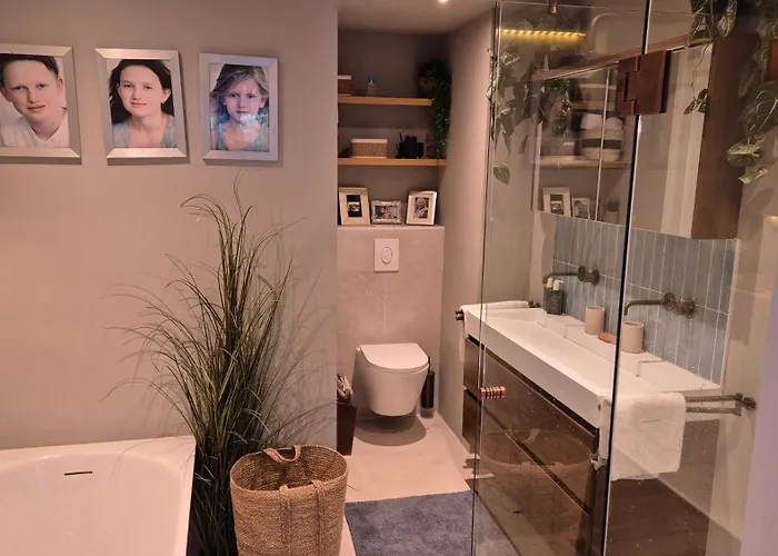 15 Op Recreatiepark De Wielen Ferienhaus