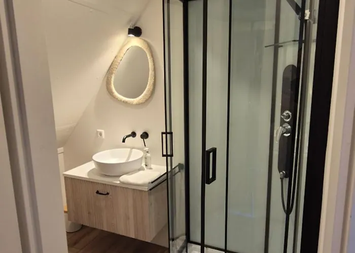 15 Op Recreatiepark De Wielen *